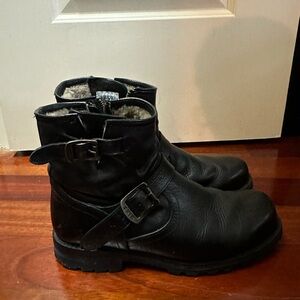 FRYE FUR SHEARLING LINED LEATHER BOOTS, MEN, SIZE 9